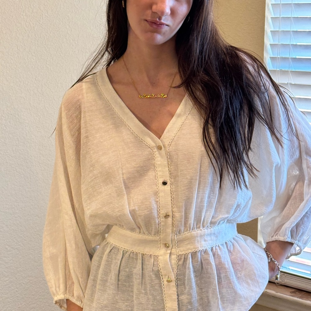 Trina Turk Cream Lightweight V-Neck Button Front Blouse